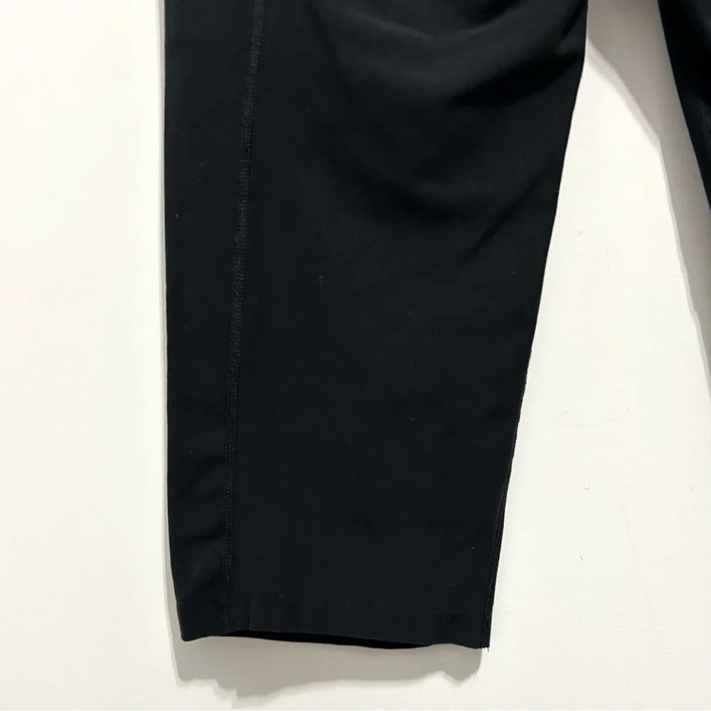 Nike Dri-Fit Women’s Black Yoga Capris Pants